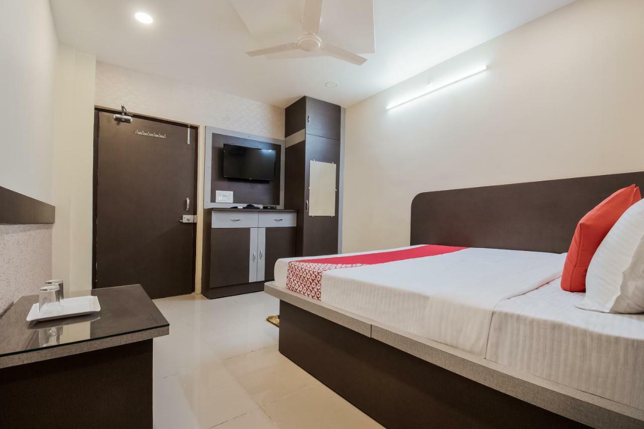 Oyo 45609 The Legend Inn Deluxe Danapur Екстер'єр фото